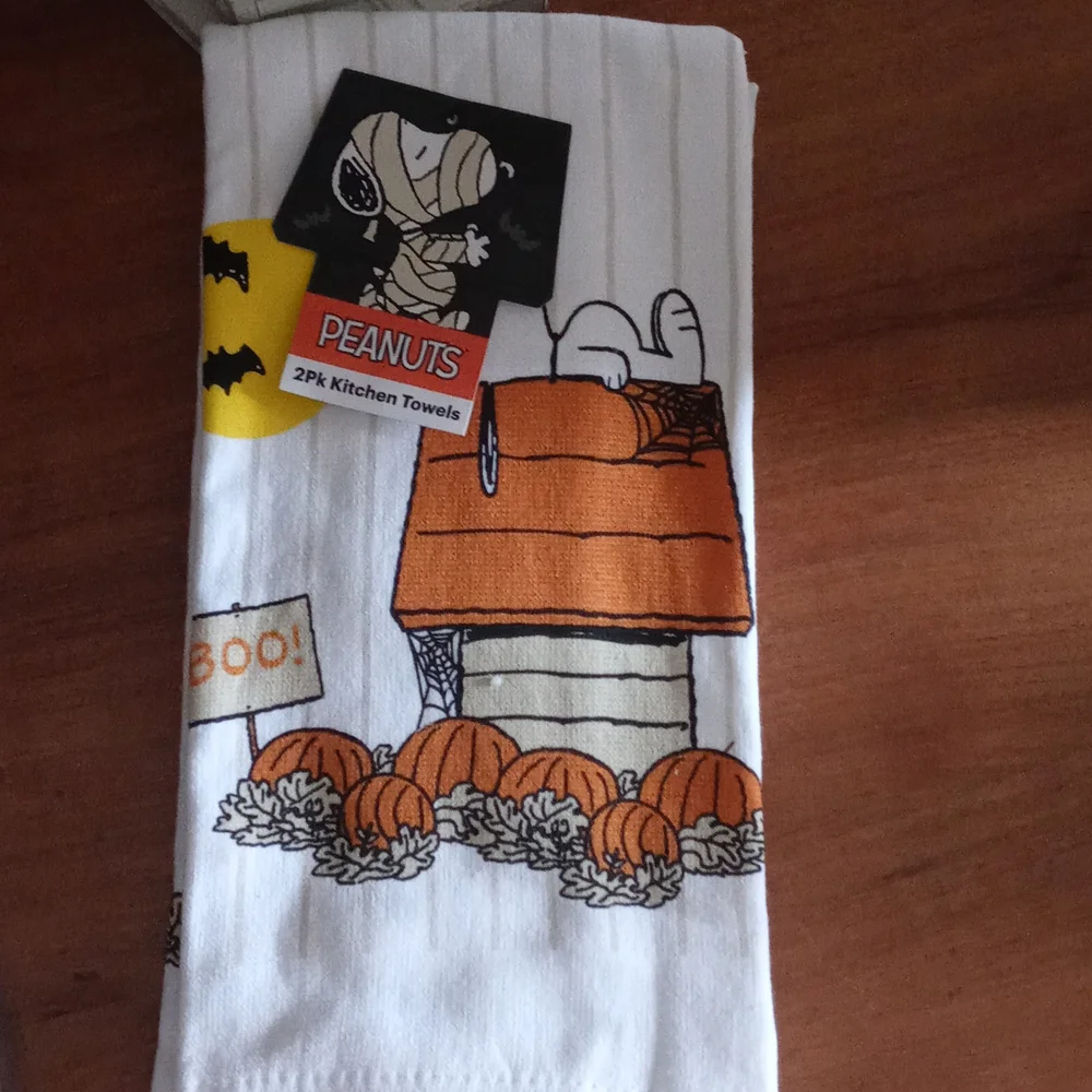 Snoopy Halloween kitchen towels